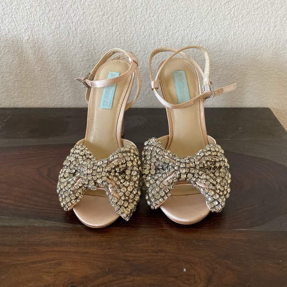 NWOT Betsey Johnson bow heels - Picture 7 of 8